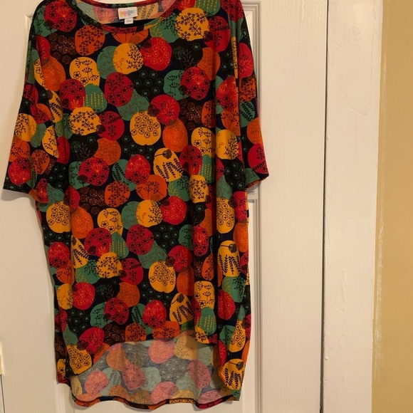 LuLaRoe Tops - LuLaRoe Irma Top